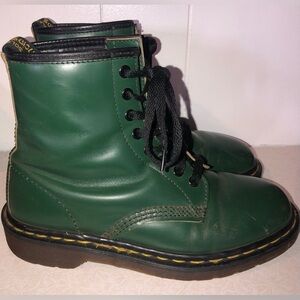 90’s Vintage 1460 Green Dr. Martens 8 Eye Boots Women's Size 8